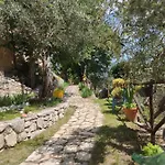 露恩西尼旅馆 *