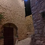 露恩西尼旅馆 Ferentillo