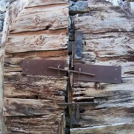 露恩西尼旅馆 Ferentillo